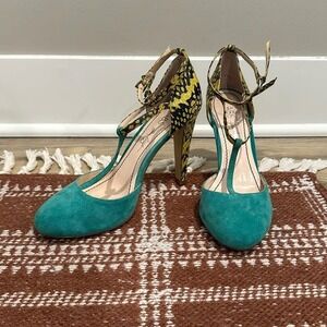 ABS Allen Schwartz‎ TStrap Suede Heels Size 9